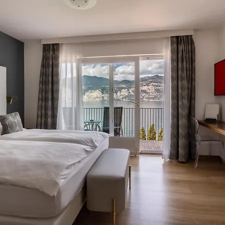 Capri Hotel