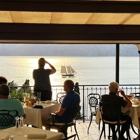 Capri Hotel 3*