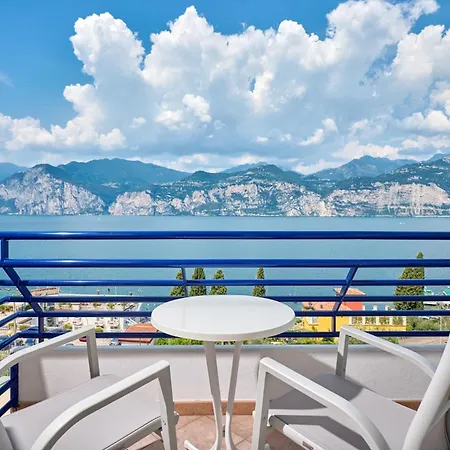 Capri 3* Malcesine
